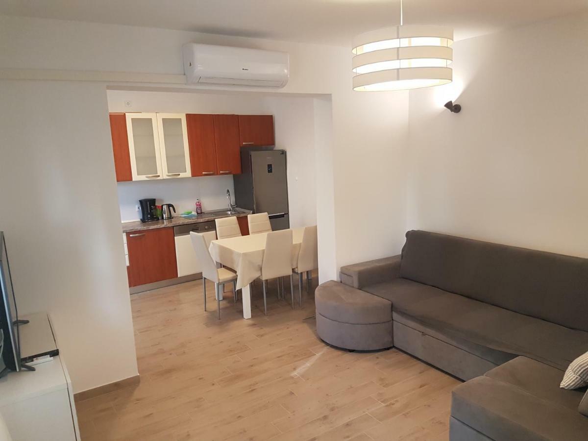 Sea View Apartment With A Huge Terrace 皮萨克 外观 照片