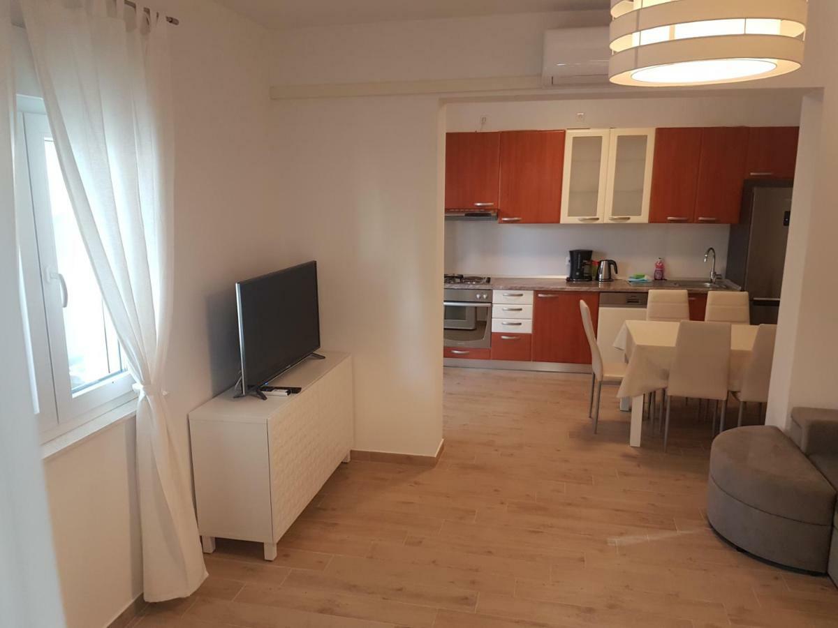 Sea View Apartment With A Huge Terrace 皮萨克 外观 照片